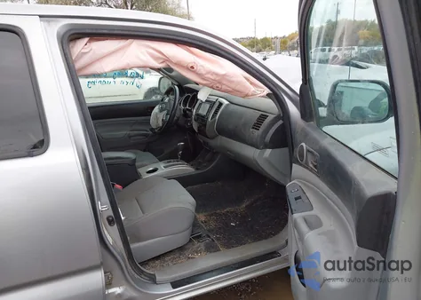 2015 Toyota Tacoma Base V6 z USA, uszkodzony, nr VIN 3TMMU4FN4FM075340